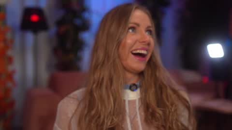 Snapshot of eva_fashionista chatting on November 2, 8:00 pm Eva online show from November 2, 8:00 pm