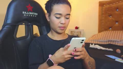 Snapshot of eva_foxs chatting on November 22, 1:26 am Eva Foxs online show from November 22, 1:26 am