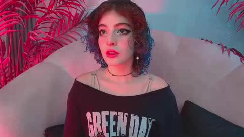 Snapshot of eva_halsey chatting on November 6, 8:21 pm E V A online show from November 6, 8:21 pm