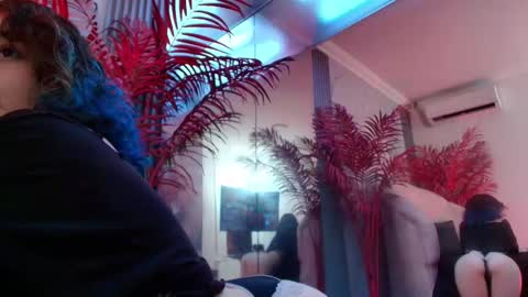 Snapshot of eva_halsey chatting on December 1, 8:03 pm E V A online show from December 1, 8:03 pm