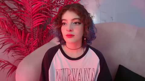 Snapshot of eva_halsey chatting on December 2, 8:26 pm E V A online show from December 2, 8:26 pm