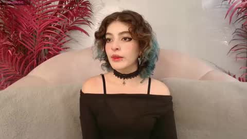 Snapshot of eva_halsey chatting on January 8, 8:22 pm E V A online show from January 8, 8:22 pm