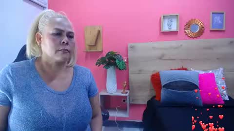 Snapshot of eva_love49 chatting on June 25, 6:56 pm eva_love49 online show from June 25, 6:56 pm