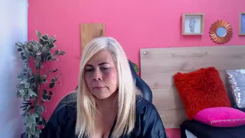 Snapshot of eva_love49 chatting on July 29, 5:44 pm eva_love49 online show from July 29, 5:44 pm