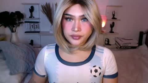 Snapshot of eva_mazikeen69 chatting on November 13, 8:41 pm Queen Eva Mazikeen online show from November 13, 8:41 pm