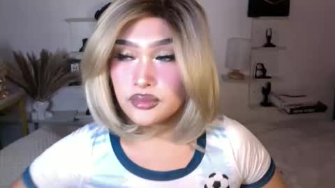 Snapshot of eva_mazikeen69 chatting on December 16, 8:25 pm Queen Eva Mazikeen online show from December 16, 8:25 pm