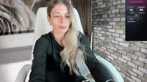 Snapshot of eva_melow chatting on September 13, 10:20 pm Eva online show from September 13, 10:20 pm