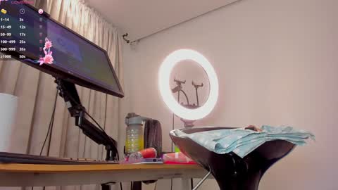 Snapshot of eva_rain chatting on January 25, 4:57 pm Eva online show from January 25, 4:57 pm