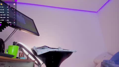 Snapshot of eva_rain chatting on February 20, 5:01 am Eva online show from February 20, 5:01 am