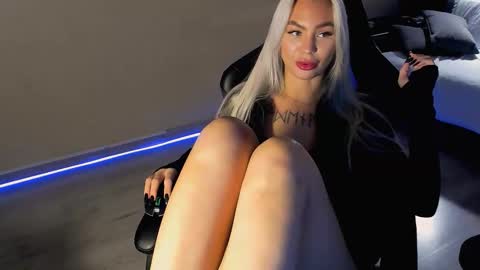 Snapshot of eva_re chatting on November 4, 10:14 am Eva online show from November 4, 10:14 am