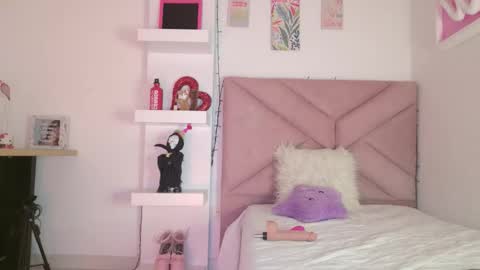 Eva Sin online show from March 17, 11:30 pm