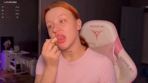 Snapshot of eva_swag chatting on November 7, 10:04 am eva_swag online show from November 7, 10:04 am