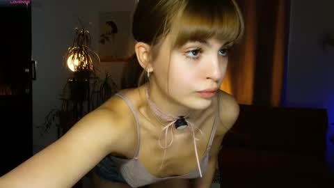 Hello my name is Eva its my first day here online show from November 24, 8:14 am