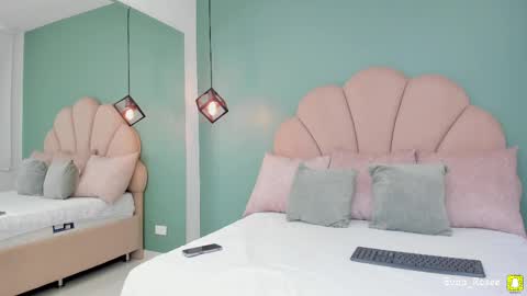 Eva  online show from April 7, 3:45 pm