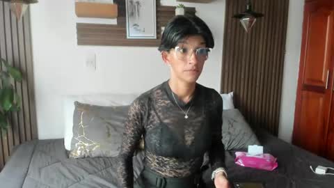 Eva online show from April 15, 7:58 pm