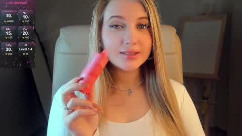 Snapshot of evacadooo chatting on January 15, 5:29 am Eva online show from January 15, 5:29 am