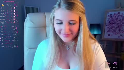 Snapshot of evacadooo chatting on February 27, 5:34 am Eva online show from February 27, 5:34 am