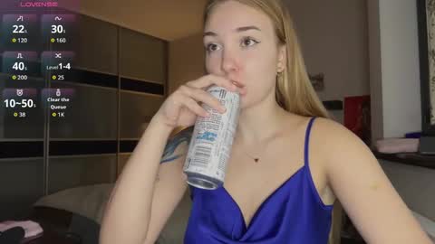 evacarter1 online show from October 11, 6:56 am