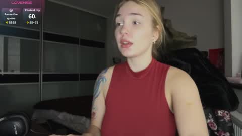 evacarter1 online show from October 16, 7:53 am