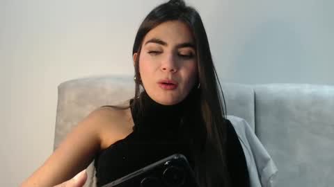 Snapshot of evacollins12 chatting on October 1, 1:33 am evacollins12 online show from October 1, 1:33 am