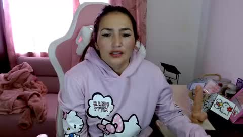 Snapshot of evagrays chatting on February 22, 5:46 pm Eva online show from February 22, 5:46 pm