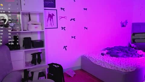 Eva online show from April 4, 3:53 pm