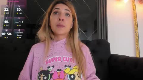 Snapshot of evaloviaa_ chatting on October 30, 1:45 pm Eva online show from October 30, 1:45 pm