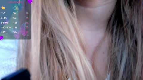 Snapshot of evaloviaa_ chatting on April 30, 1:17 pm Eva online show from April 30, 1:17 pm