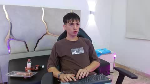 evan_tay online show from January 12, 3:01 am