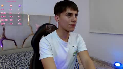 Snapshot of evan_tay chatting on February 10, 2:59 am evan_tay online show from February 10, 2:59 am