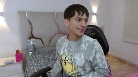 Snapshot of evan_tay chatting on February 28, 3:18 am evan_tay online show from February 28, 3:18 am