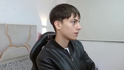 Snapshot of evan_tay chatting on March 1, 3:08 am evan_tay online show from March 1, 3:08 am