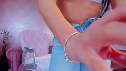 Snapshot of evanew_ chatting on January 19, 11:32 pm Eva online show from January 19, 11:32 pm