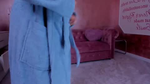 Snapshot of evanew_ chatting on February 16, 12:19 am Eva online show from February 16, 12:19 am