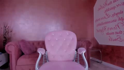 Snapshot of evanew_ chatting on February 17, 9:52 pm Eva online show from February 17, 9:52 pm