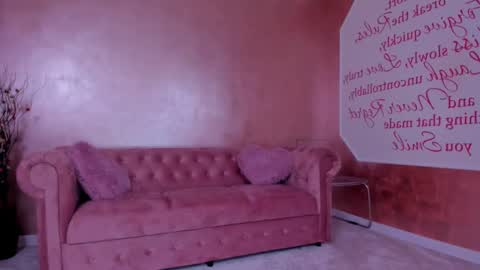 Snapshot of evanew_ chatting on February 19, 10:09 pm Eva online show from February 19, 10:09 pm