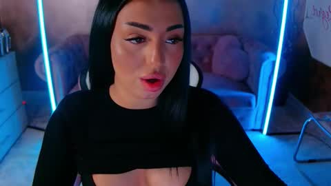 Snapshot of evanew_ chatting on October 19, 5:13 pm Eva online show from October 19, 5:13 pm