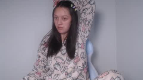 Snapshot of evangeline_petite chatting on September 11, 2:33 am eva online show from September 11, 2:33 am