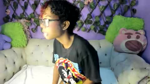 Snapshot of evangely15_ chatting on September 12, 11:21 am evangely15_ online show from September 12, 11:21 am
