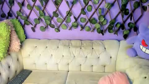 Snapshot of evangely15_ chatting on October 4, 10:57 am evangely15_ online show from October 4, 10:57 am