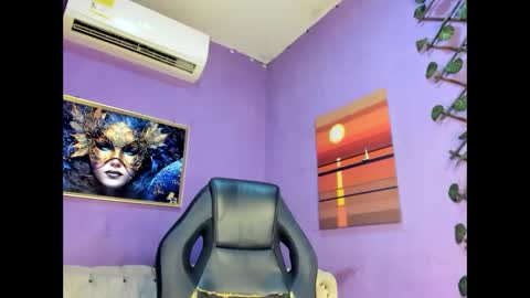 Snapshot of evangely15_ chatting on November 7, 11:43 am evangely15_ online show from November 7, 11:43 am