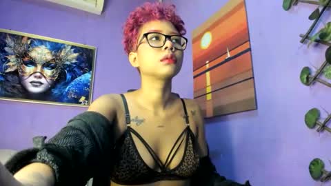 Snapshot of evangely15_ chatting on November 9, 11:41 am evangely15_ online show from November 9, 11:41 am