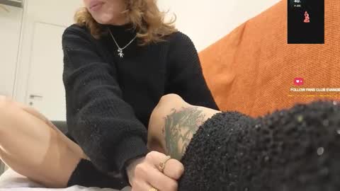 Evangelyne online show from December 2, 5:08 pm