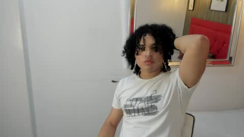 Evann  online show from April 9, 3:50 am