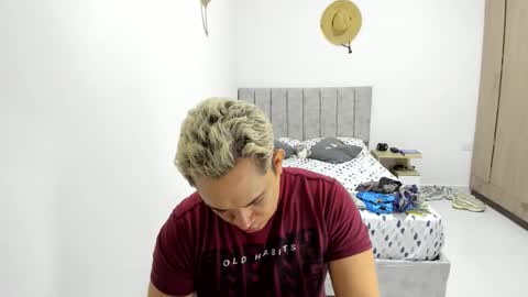 Snapshot of evans_king chatting on June 7, 2:43 pm Evan online show from June 7, 2:43 pm