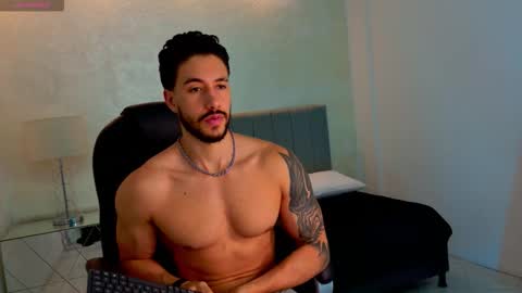 Snapshot of evans_opry1 chatting on February 28, 11:50 pm E V A N S online show from February 28, 11:50 pm