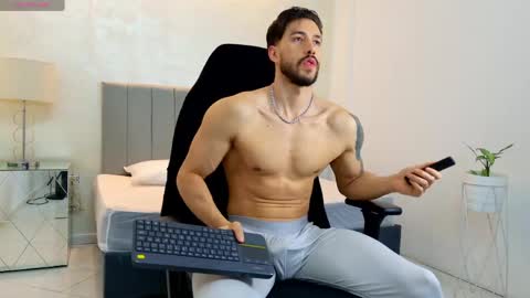 E V A N S online show from May 25, 12:16 am