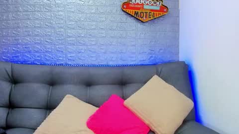 Snapshot of evans_susana chatting on September 9, 4:28 pm Evan and Susan online show from September 9, 4:28 pm