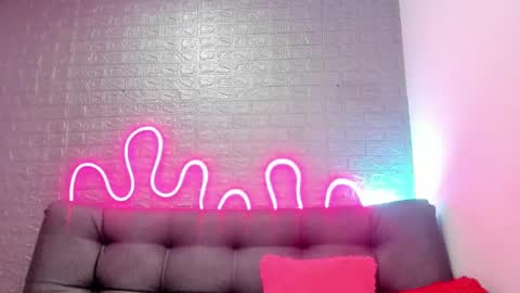 Snapshot of evans_susana chatting on September 17, 5:25 pm Evan and Susan online show from September 17, 5:25 pm