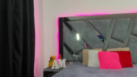 Snapshot of evans_susana chatting on October 7, 3:20 pm Evan and Susan online show from October 7, 3:20 pm